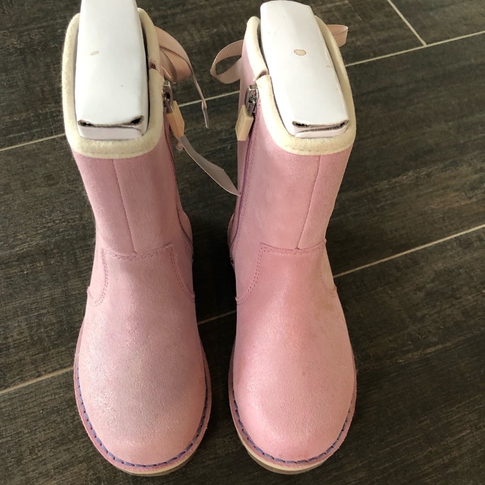 UGG BOOTS- NEW toddler size 10